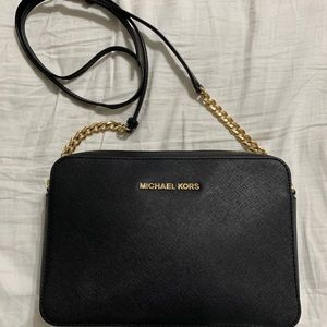 Michal Kors crossbody bag